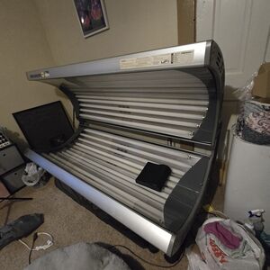 High-Performance Silver Tanning Bed